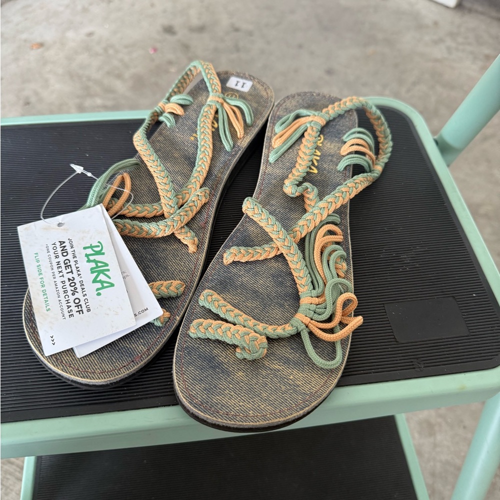 PLAKA Women's Braided Sandals - Green and Orange